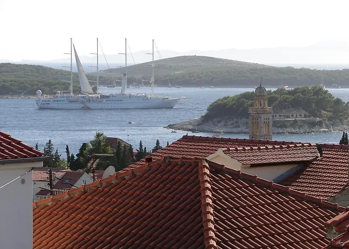 Apartment Curin Hvar Town