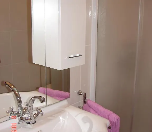 库林公寓 公寓 *